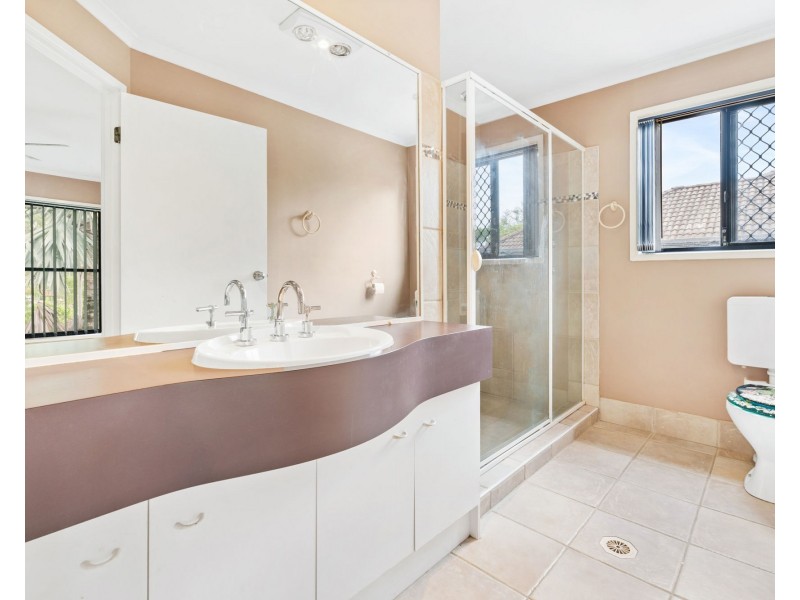 17 Nandi Terrace, Pacific Pines QLD 4211