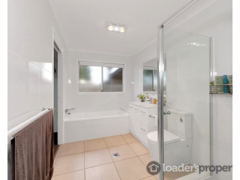 4 Berghofer Drive, Kepnock QLD 4670