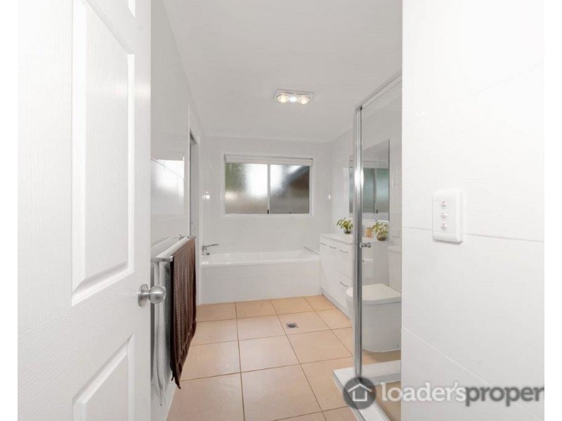 4 Berghofer Drive, Kepnock QLD 4670