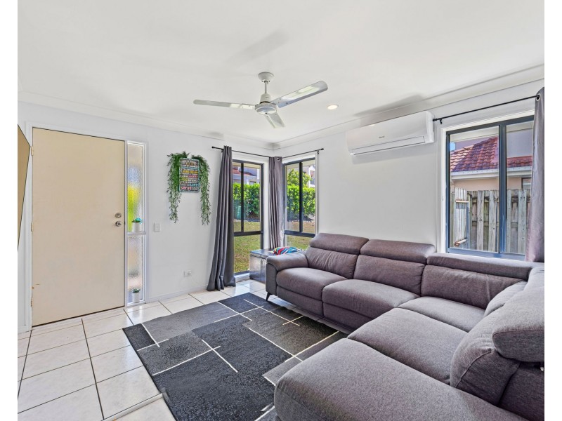 33/1 Hervey Street, Pacific Pines QLD 4211