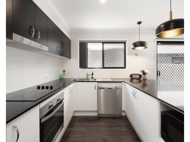 70 Creekview Court, Lawnton QLD 4501