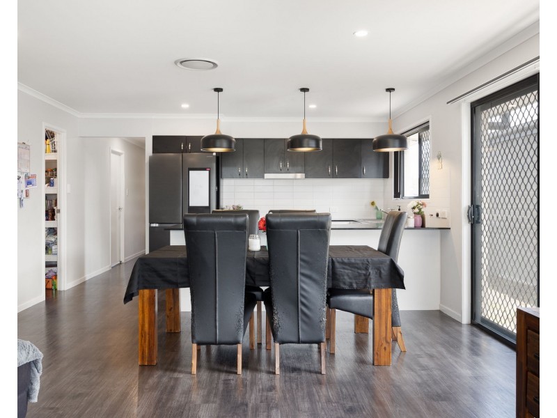 70 Creekview Court, Lawnton QLD 4501