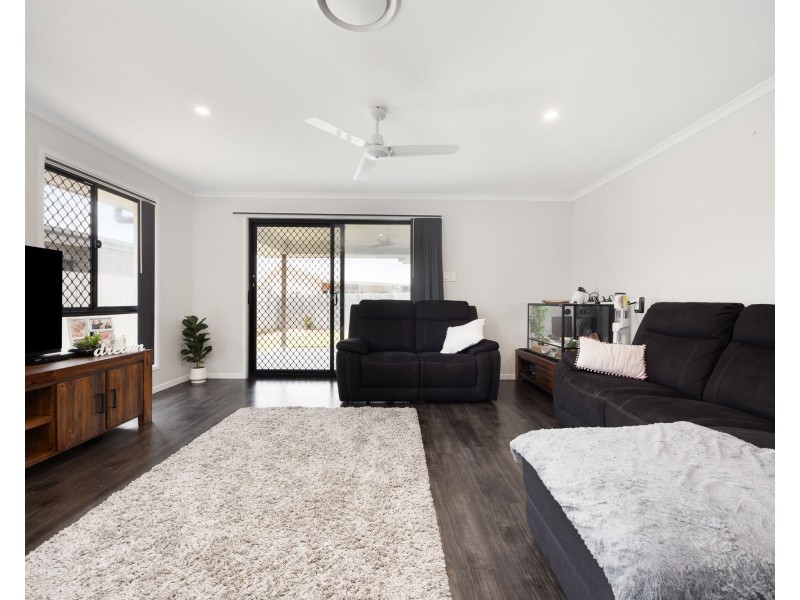 70 Creekview Court, Lawnton QLD 4501