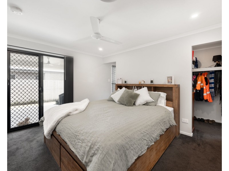 70 Creekview Court, Lawnton QLD 4501