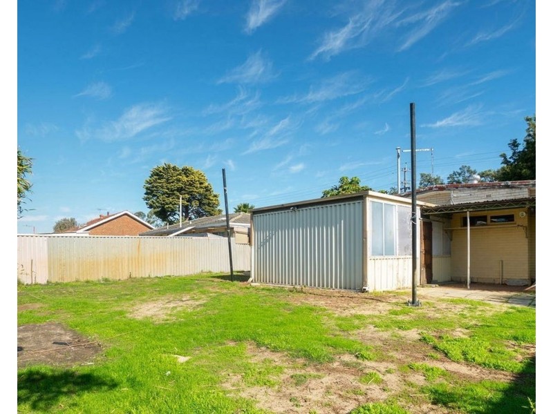 22 Irwin Road, Embleton WA 6062