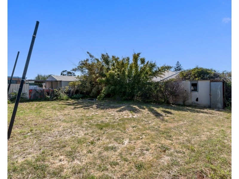 22 Irwin Road, Embleton WA 6062