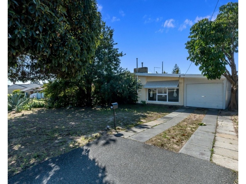 22 Irwin Road, Embleton WA 6062