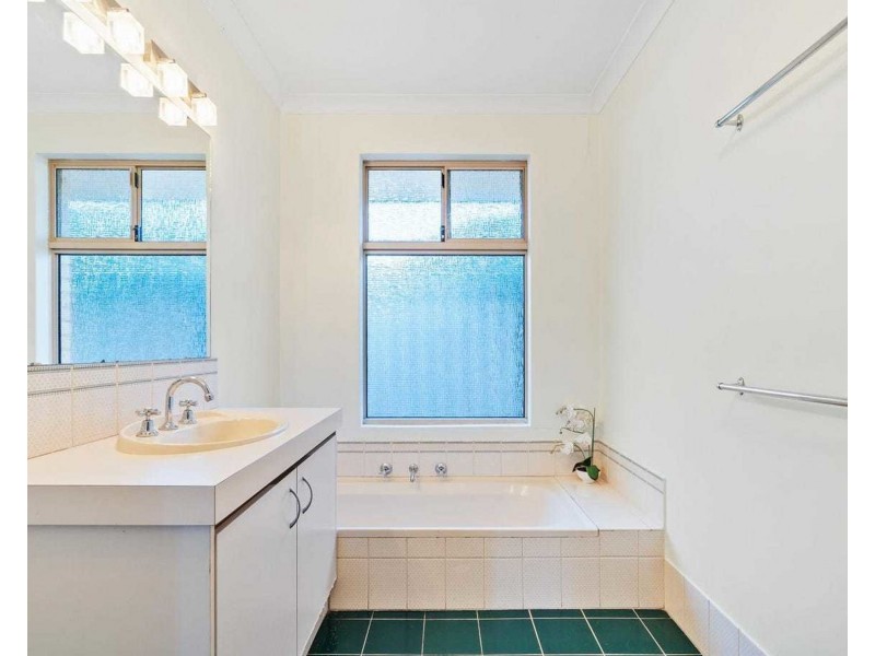 14 Tacoma Loop, Dudley Park WA 6210