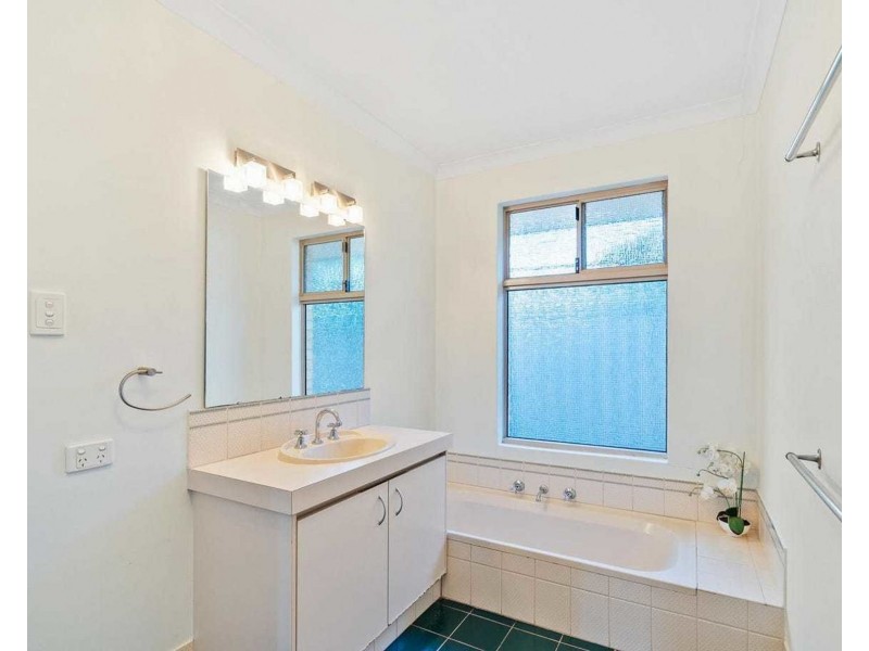 14 Tacoma Loop, Dudley Park WA 6210