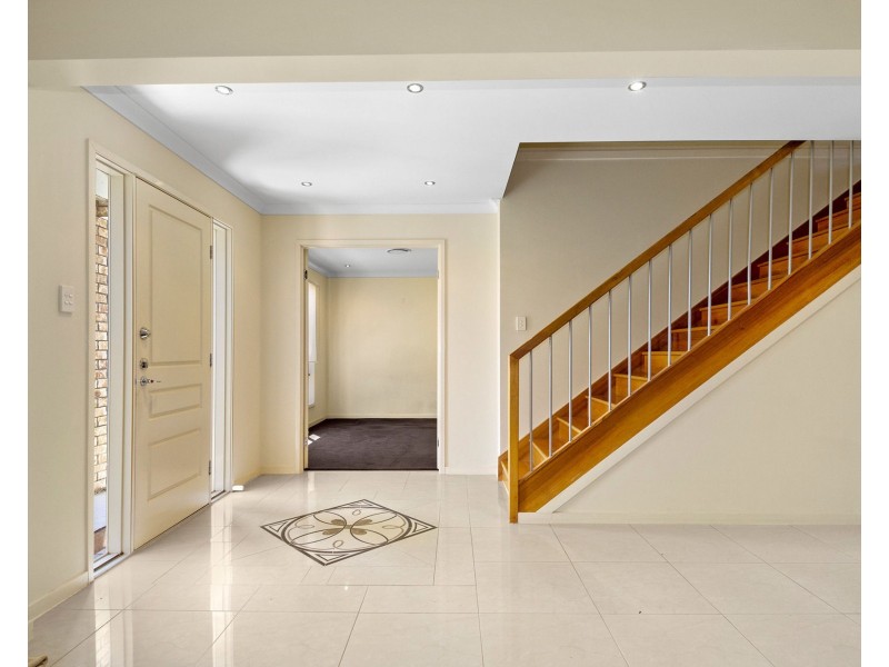 33 Drovers Place, Sumner QLD 4074