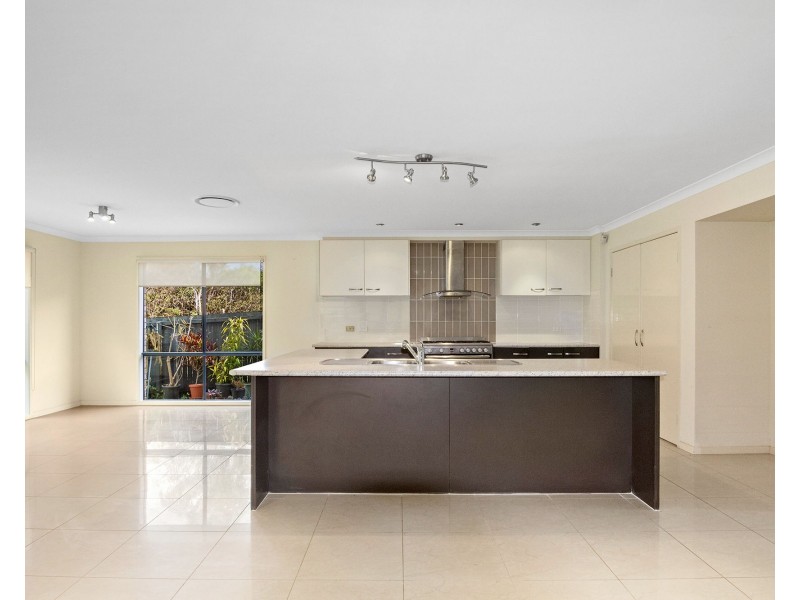 33 Drovers Place, Sumner QLD 4074