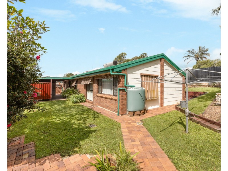 6 Voltaire Crescent, Petrie QLD 4502