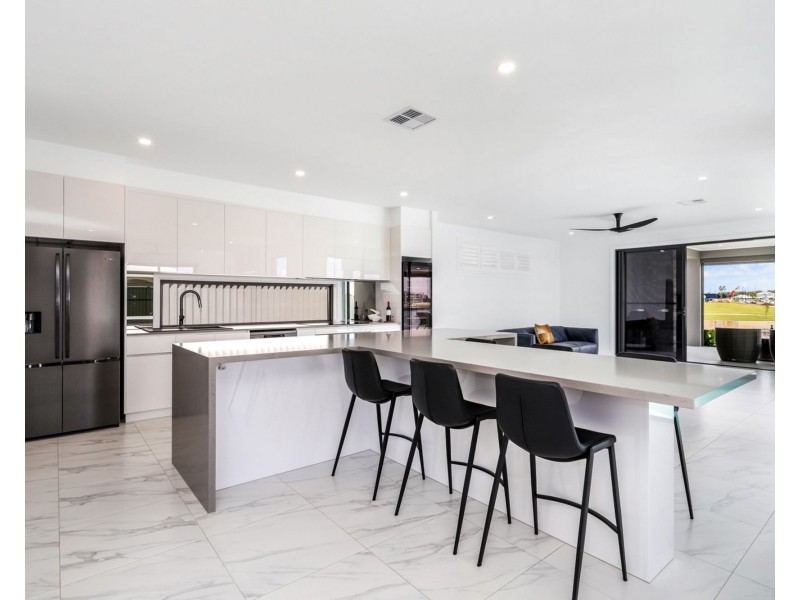 74 Marina View Drive, Pelican Waters QLD 4551