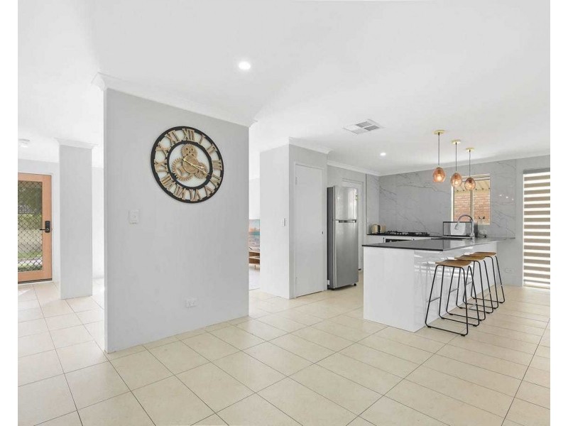 56 woodhouse circuit, Canning Vale WA 6155