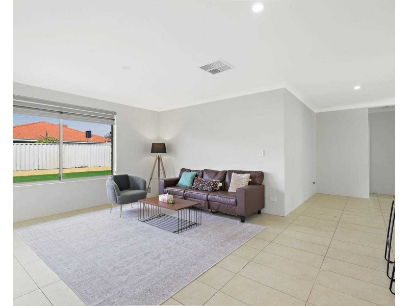 56 woodhouse circuit, Canning Vale WA 6155