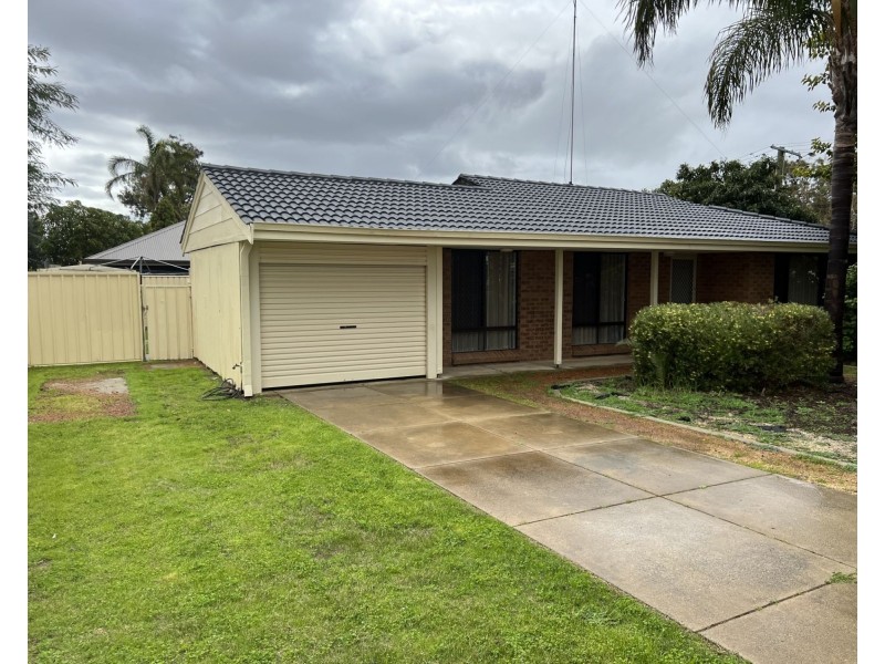 2b Gollan Place, Coodanup WA 6210