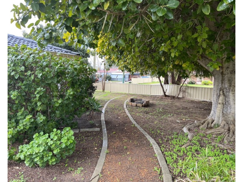 2b Gollan Place, Coodanup WA 6210