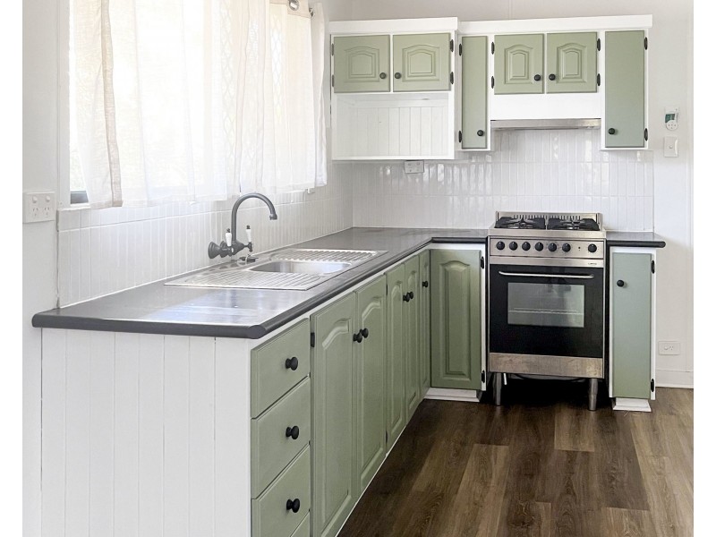 13 Amies, Beachmere QLD 4510