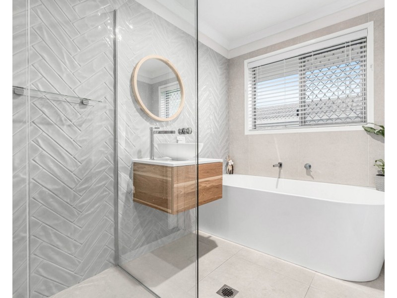 16 Monterey Circuit, Tingalpa QLD 4173