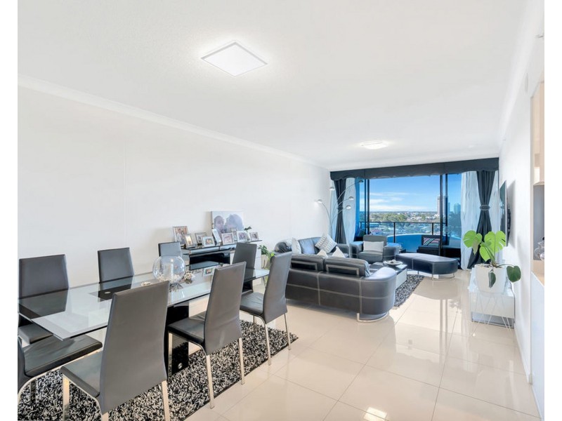2803/5 Harbour Side Court, Biggera Waters QLD 4216