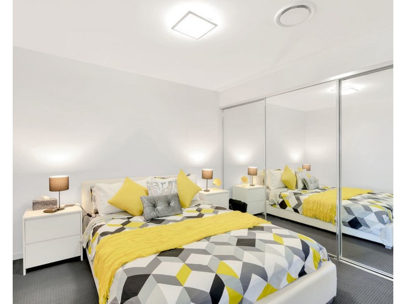 2803/5 Harbour Side Court, Biggera Waters QLD 4216