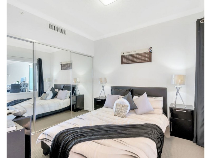 2803/5 Harbour Side Court, Biggera Waters QLD 4216