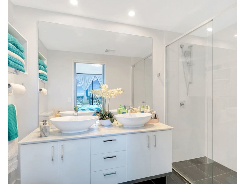 2803/5 Harbour Side Court, Biggera Waters QLD 4216