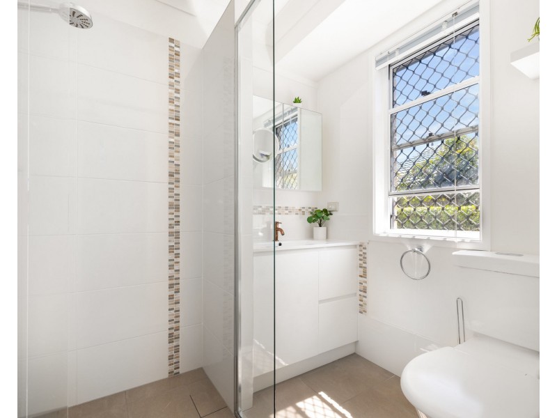 18 Trecarne Street, Bridgeman Downs QLD 4035