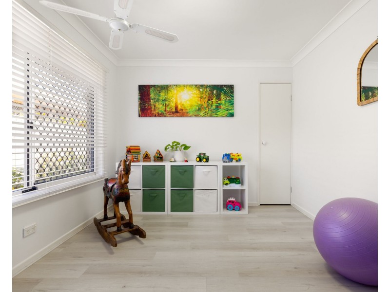 18 Trecarne Street, Bridgeman Downs QLD 4035