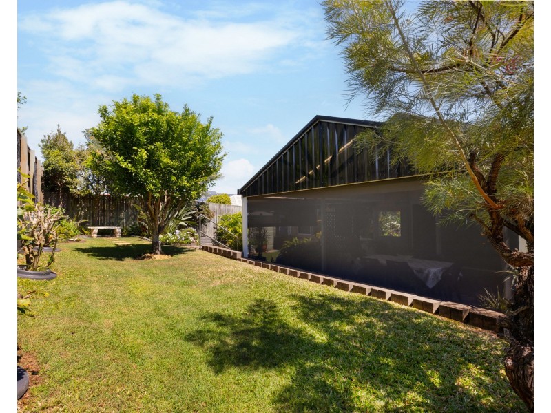 18 Trecarne Street, Bridgeman Downs QLD 4035