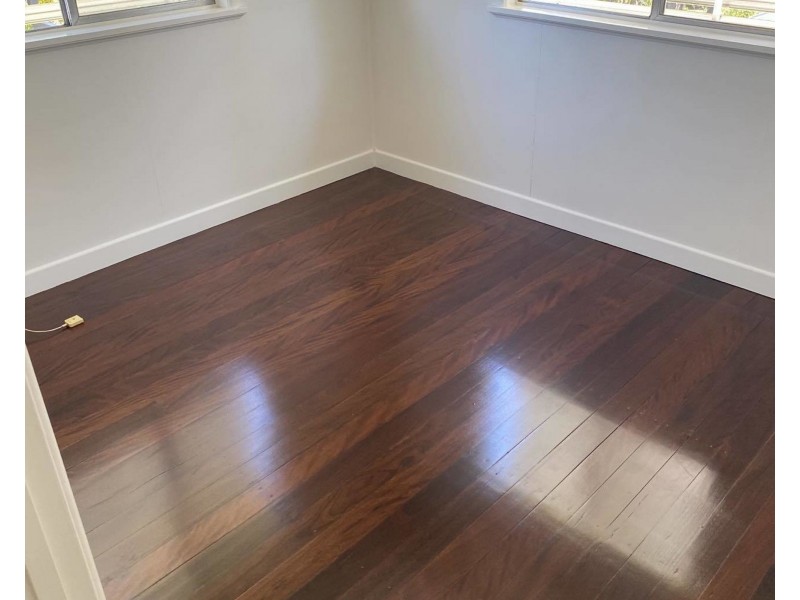 8 Suzanne Street, Wynnum West QLD 4178