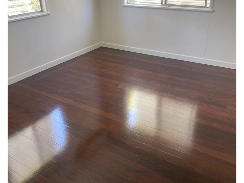 8 Suzanne Street, Wynnum West QLD 4178