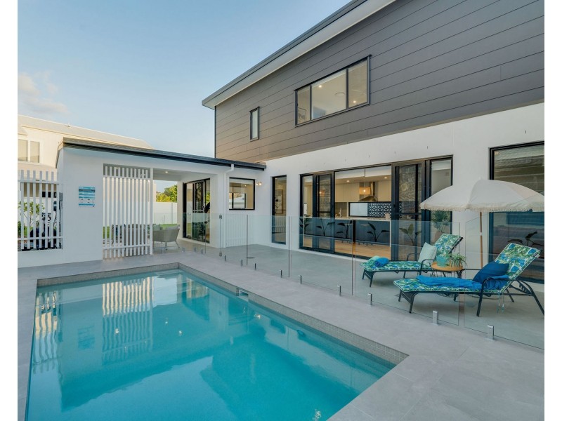 21 Salacia Drive, Paradise Point QLD 4216