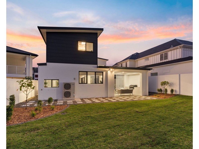 21 Salacia Drive, Paradise Point QLD 4216
