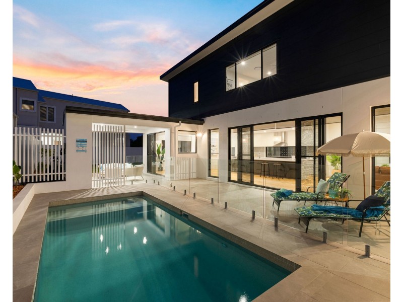 21 Salacia Drive, Paradise Point QLD 4216