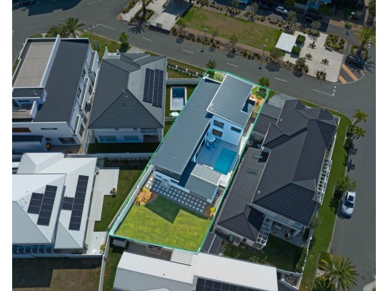21 Salacia Drive, Paradise Point QLD 4216
