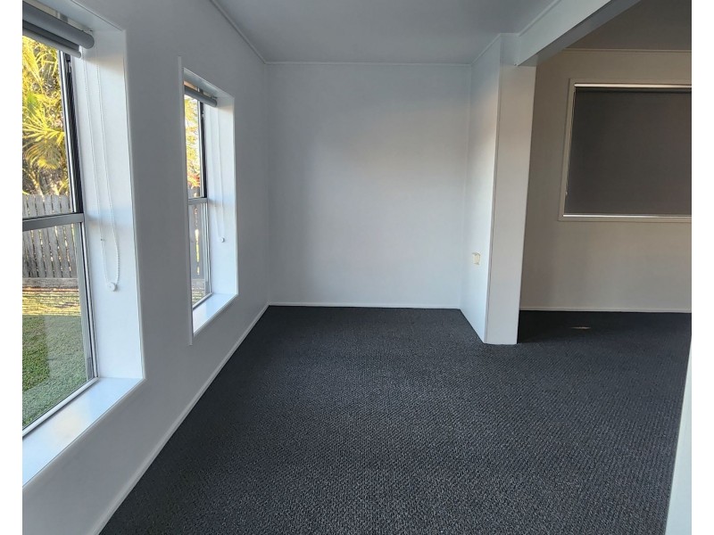 5 Neill Street, Burnett Heads QLD 4670