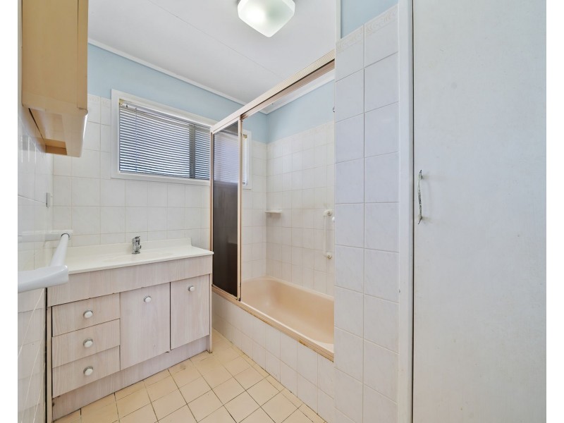 15 Shakespeare Parade, Strathpine QLD 4500