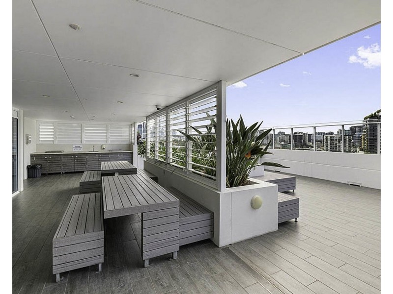 411/113 Commercial Road, Teneriffe QLD 4005