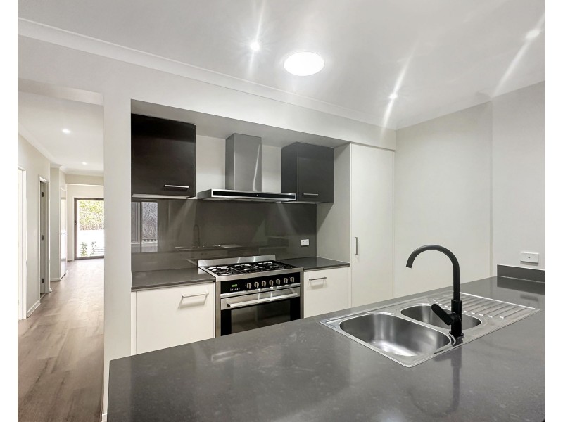 12 Tempera Place, Yarrabilba QLD 4207