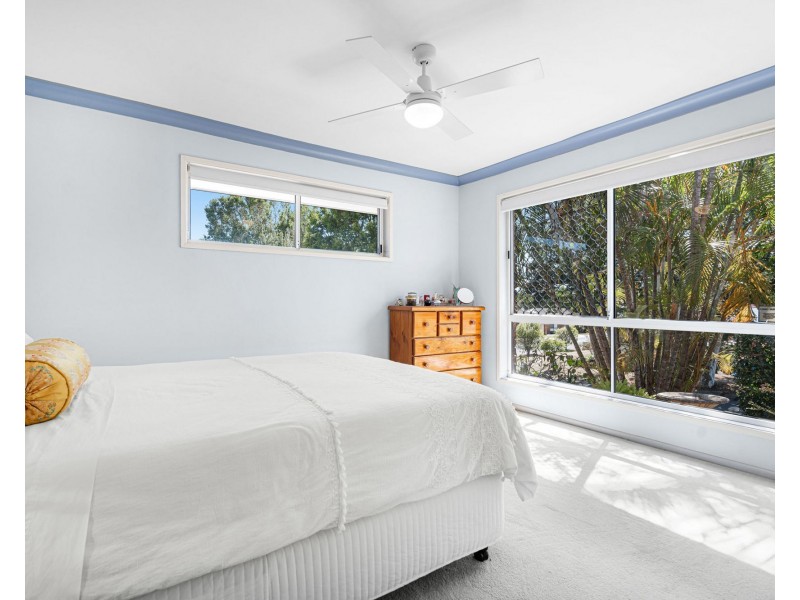 18 Emmett Street, Wynnum West QLD 4178