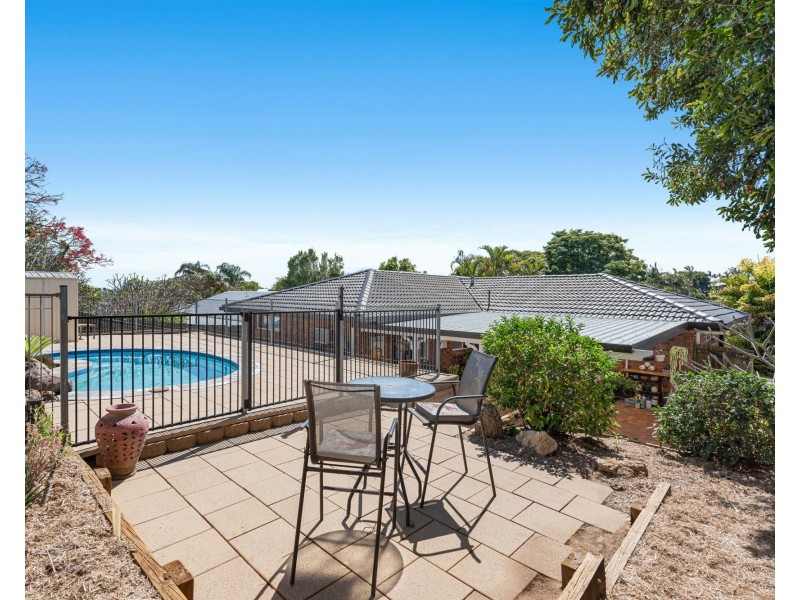 18 Emmett Street, Wynnum West QLD 4178