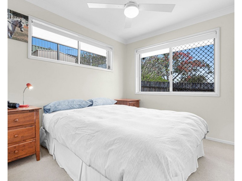 18 Emmett Street, Wynnum West QLD 4178