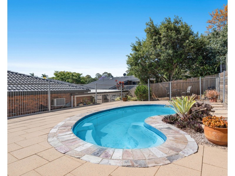 18 Emmett Street, Wynnum West QLD 4178