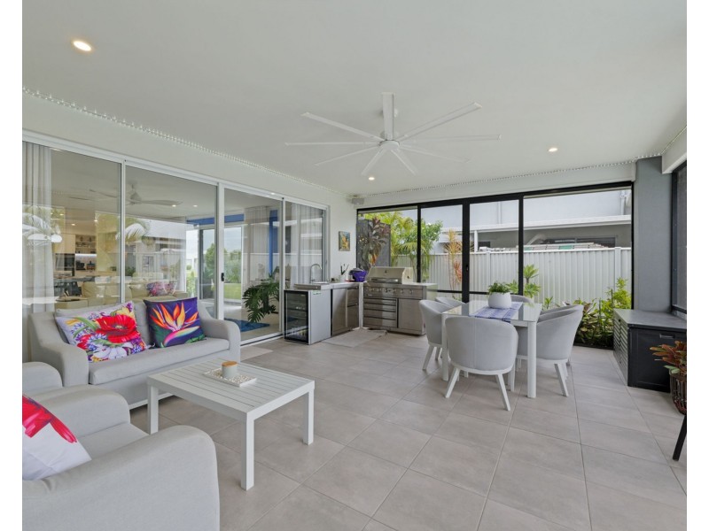 4 Whimbrel Court, Pelican Waters QLD 4551