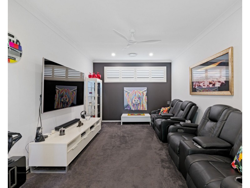 4 Whimbrel Court, Pelican Waters QLD 4551