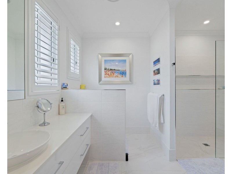 4 Whimbrel Court, Pelican Waters QLD 4551