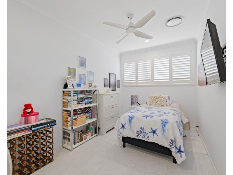 4 Whimbrel Court, Pelican Waters QLD 4551