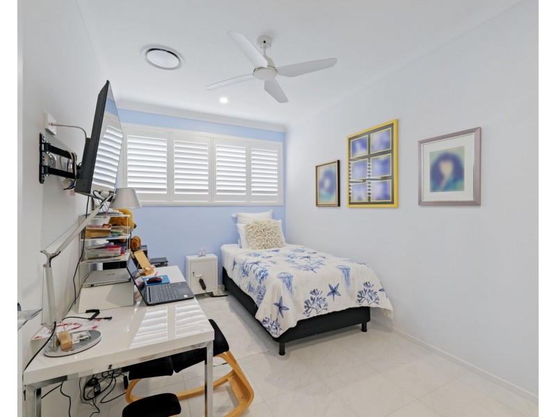 4 Whimbrel Court, Pelican Waters QLD 4551