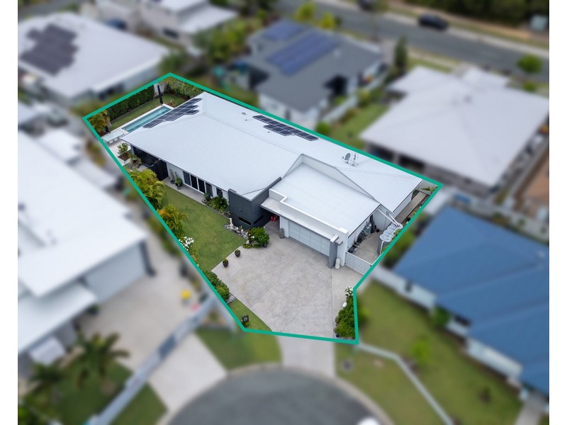 4 Whimbrel Court, Pelican Waters QLD 4551